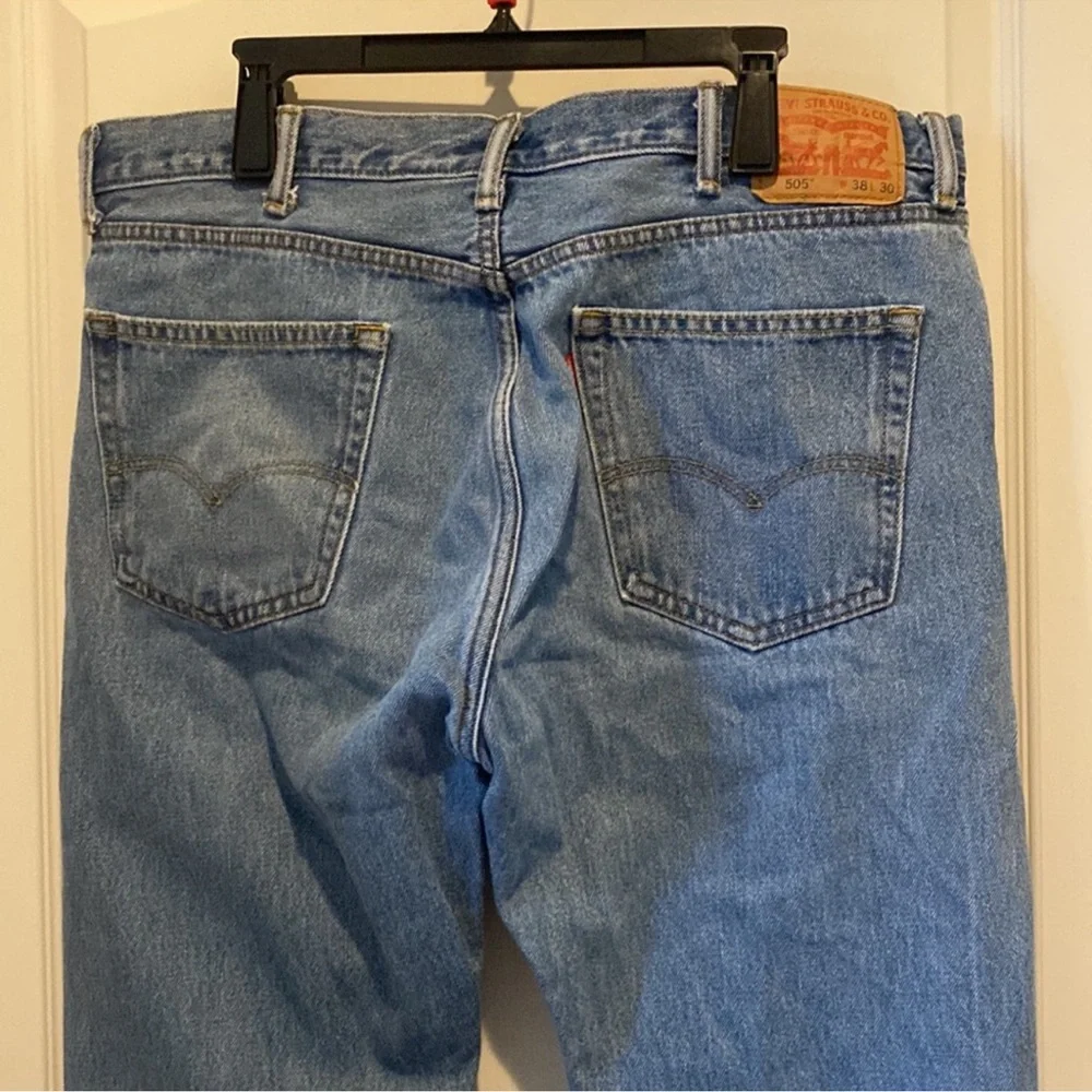 LEVI’S 505 38x30 Mens Denim Jeans Regular Fit Classic Straight Medium Wash $70